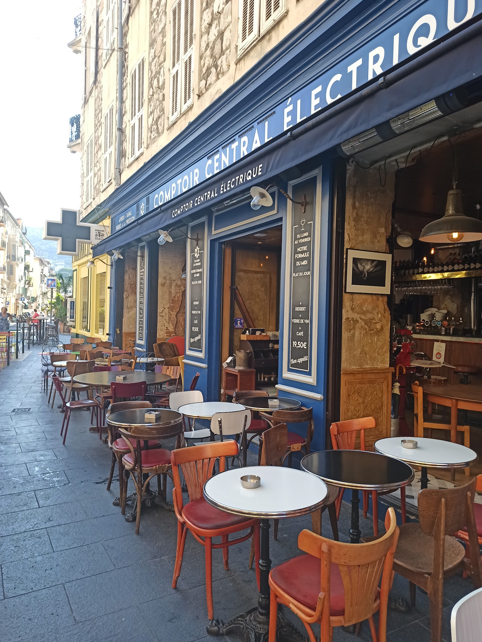 Le Comptoir Central Électrique bar room Rue Bonaparte Nice