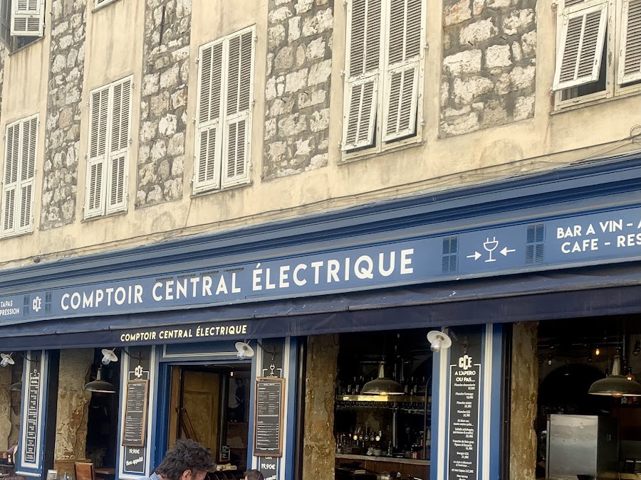 Le Comptoir Central Électrique bar interior