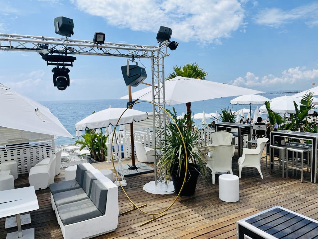 Plage Beau Rivage Nice bar interior