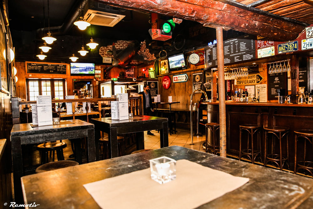 Wayne's Bar live music pub Vieux Nice