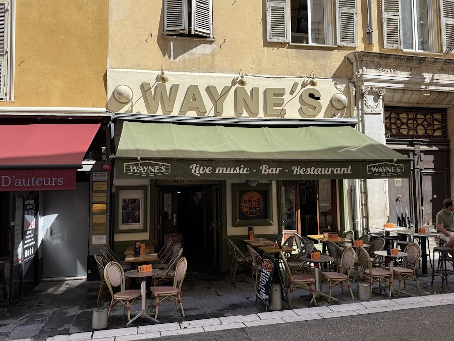 Wayne's Bar night crowd