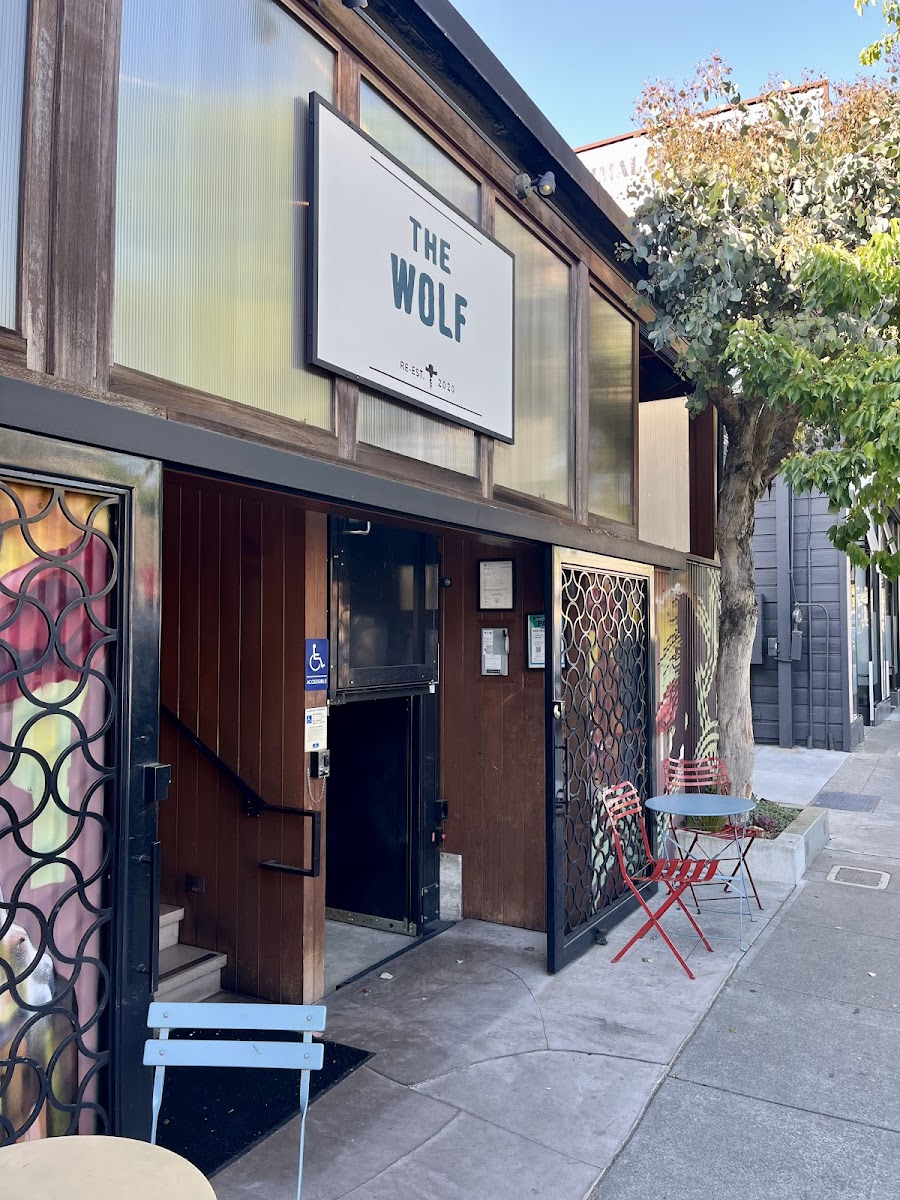 Wolfdown, Oakland