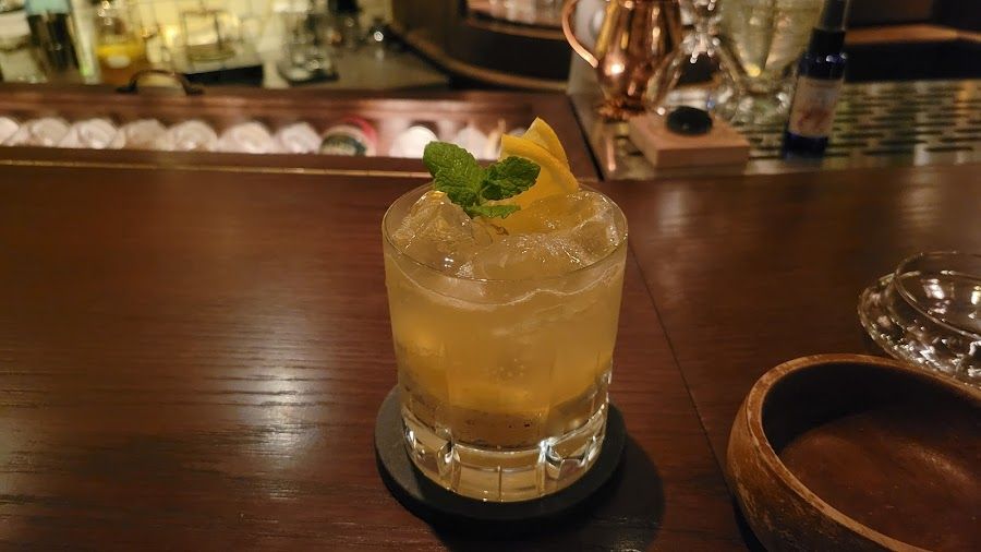 Bar Juniper Trinity cocktail at the bar