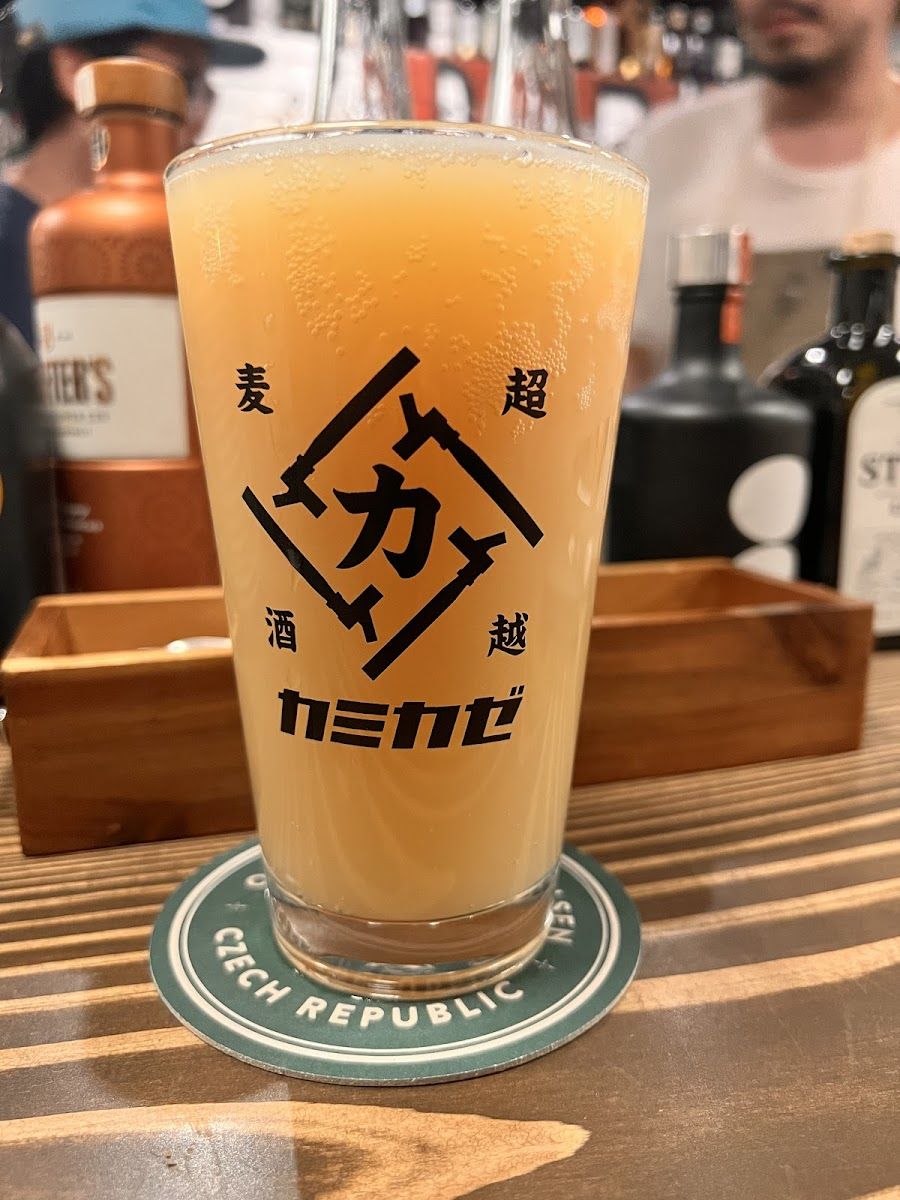 Craft Beer Works Kamikaze Kita-ku atmosphere