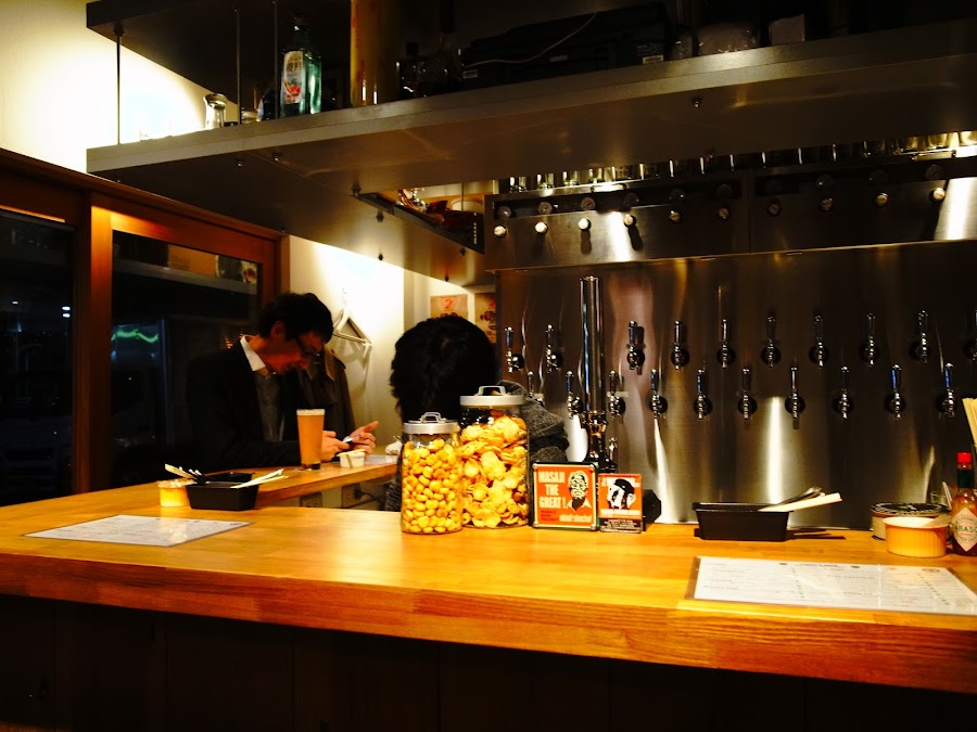 Yellow Ape Craft kitchen and counter, Kitahorie Osaka