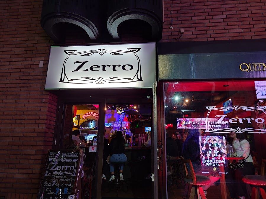 Zerro Cocktail Bar bar service