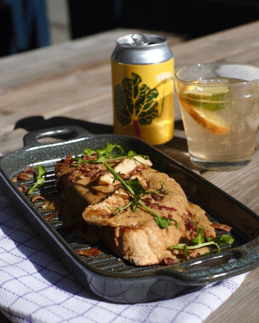 Amundsen Brewery bar service
