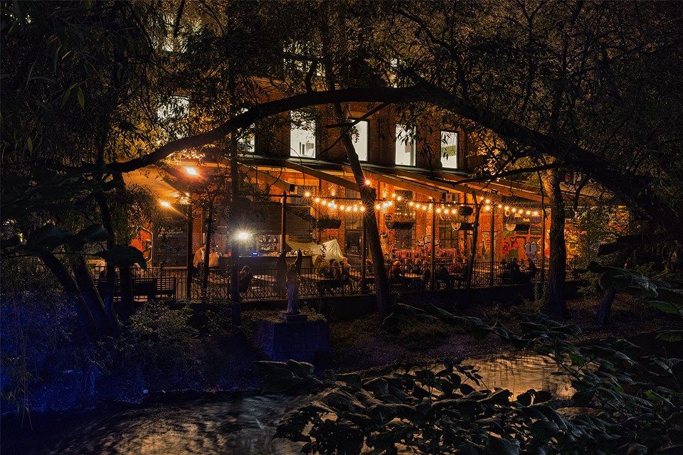 Blacks Tavern Oslo bar interior