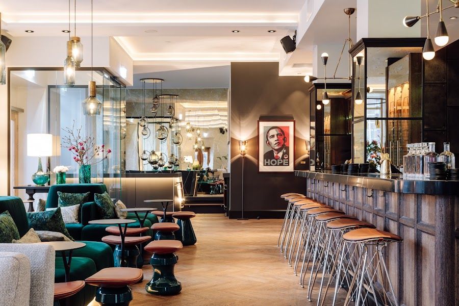 Pier 42 at Amerikalinjen bar service