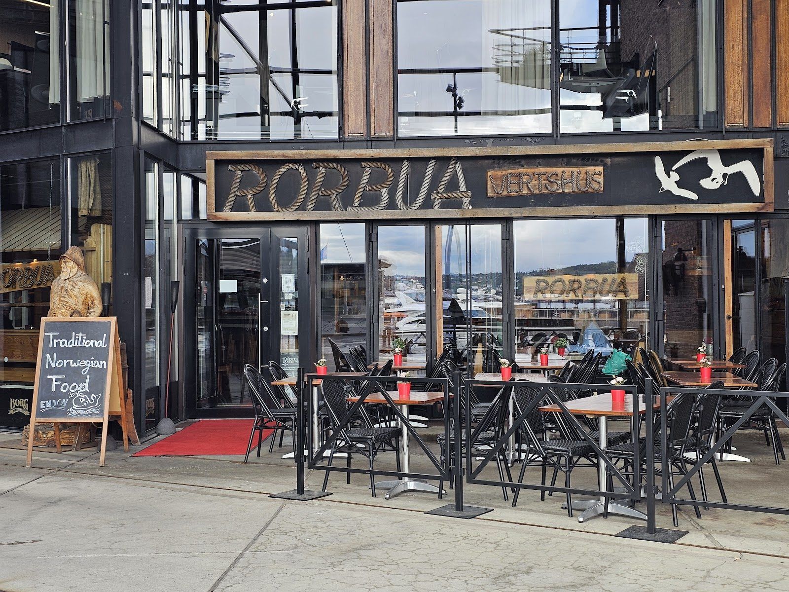 Rorbua Oslo bar interior
