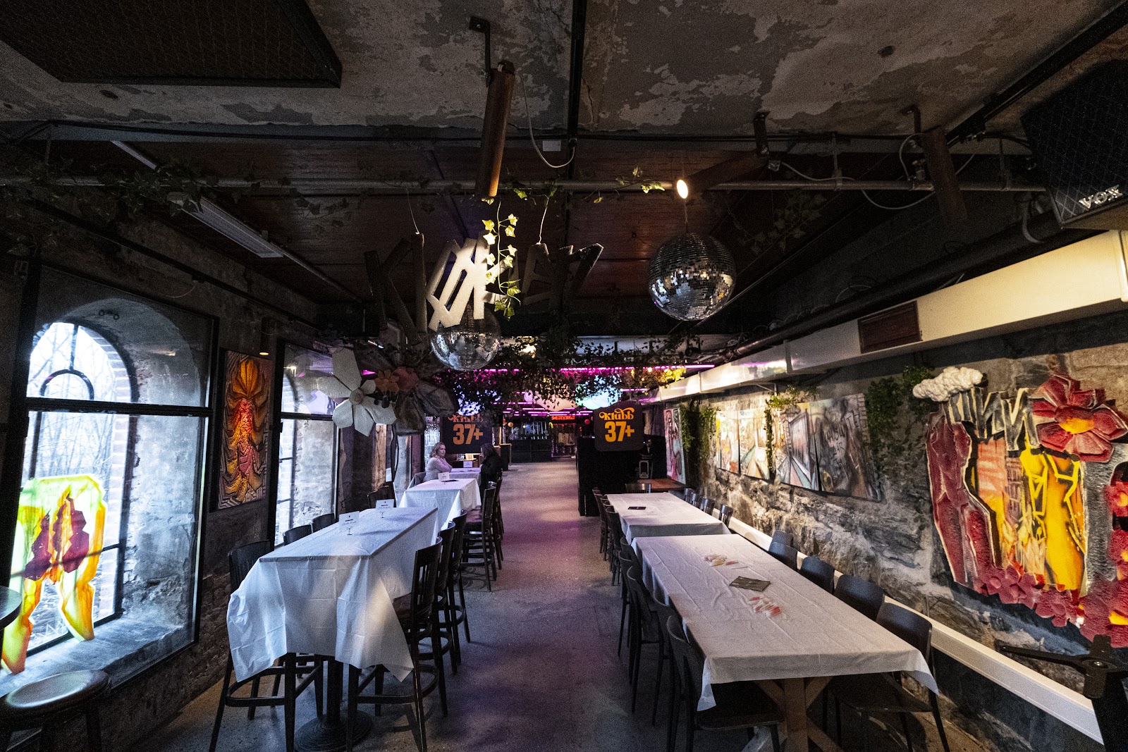 Long industrial craft beer bar at Vulkan in Oslo