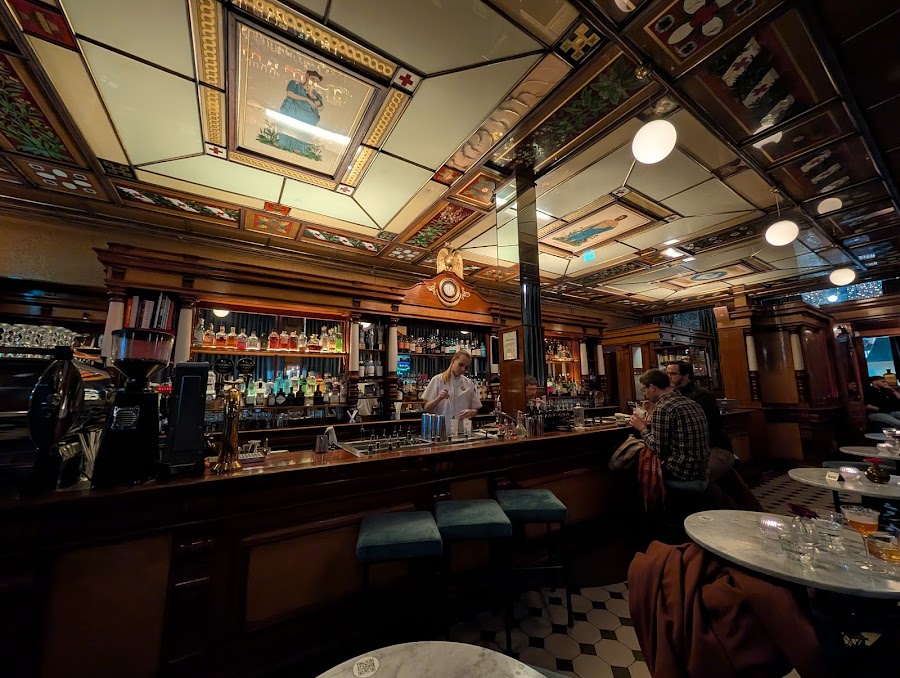 Svanen bar detail, Oslo