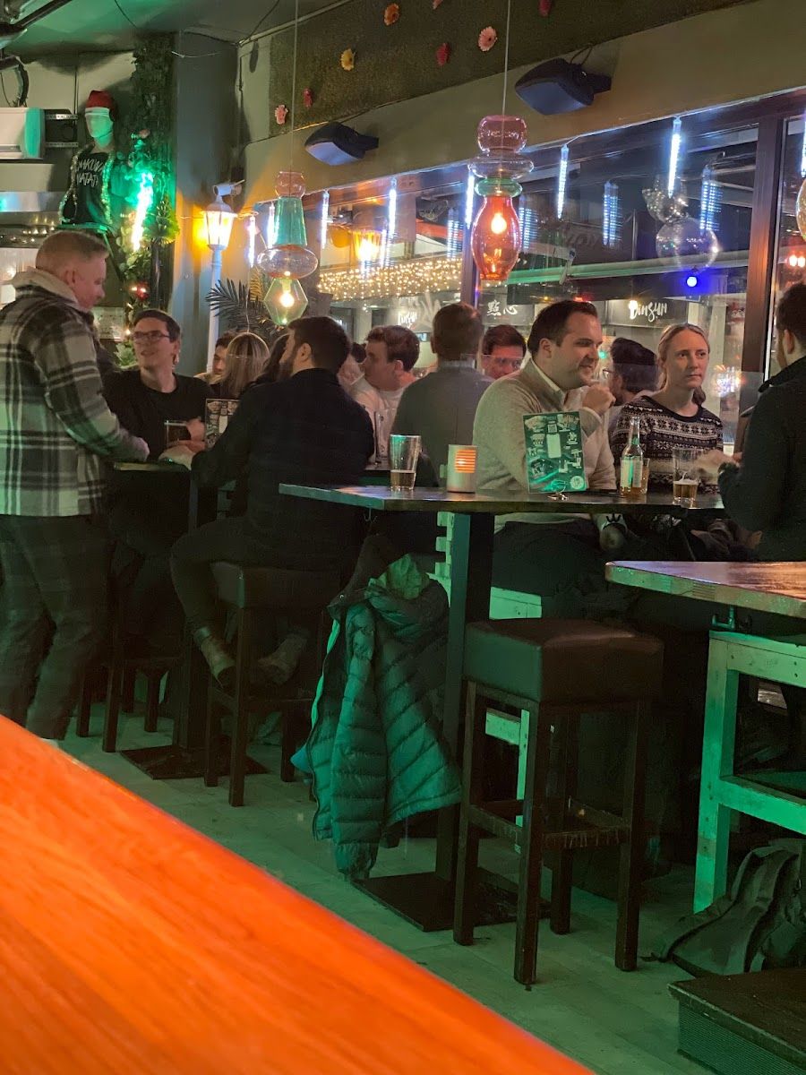 The Corner Tavern Sentrum atmosphere