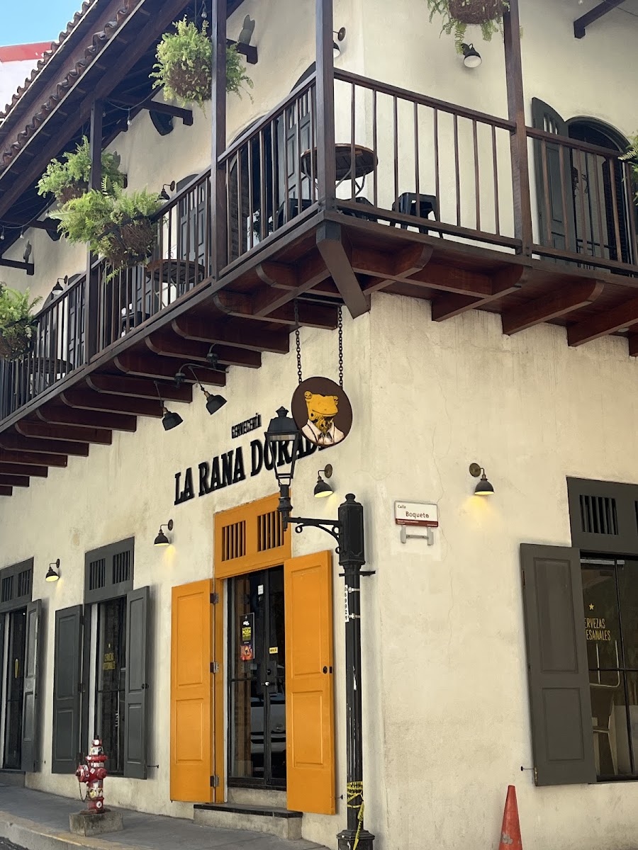 La Rana Dorada, Panama City