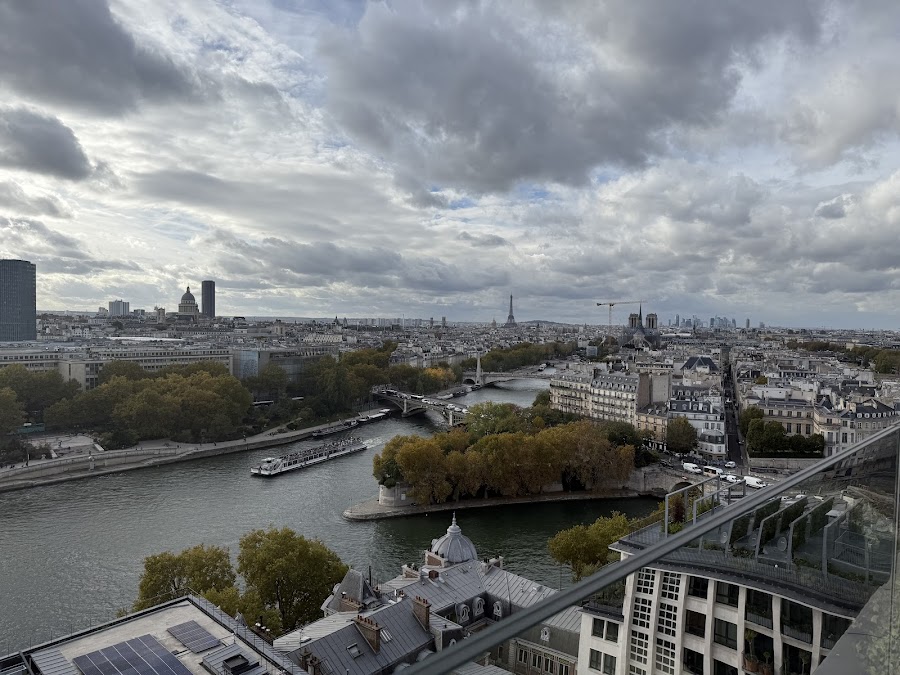 Bonnie, Paris