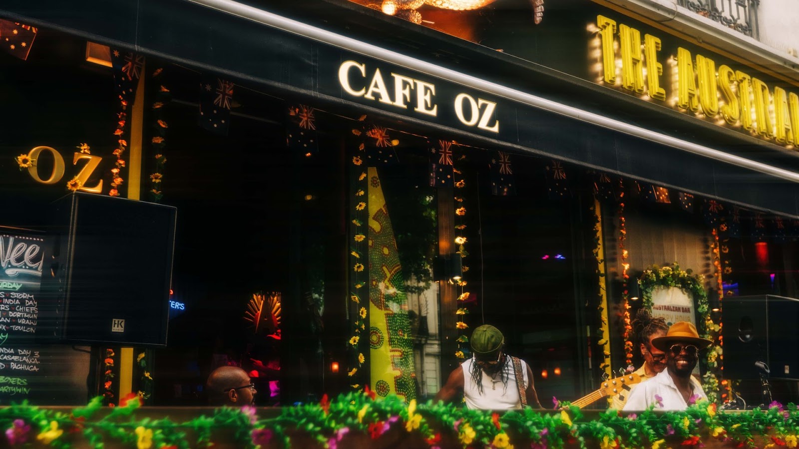 Cafe Oz Grands Boulevards Paris bar interior