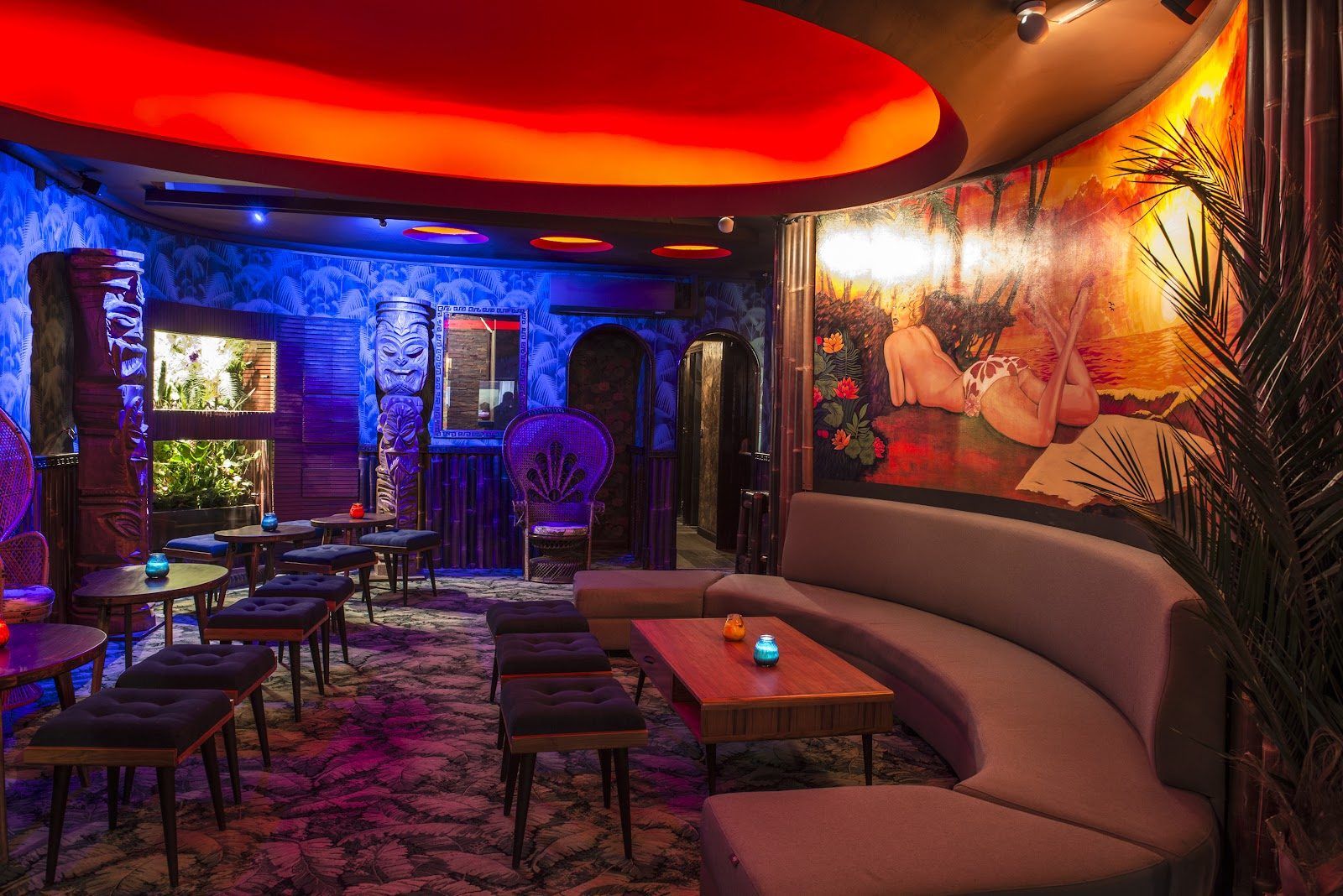 Dirty Dick Paris bar interior