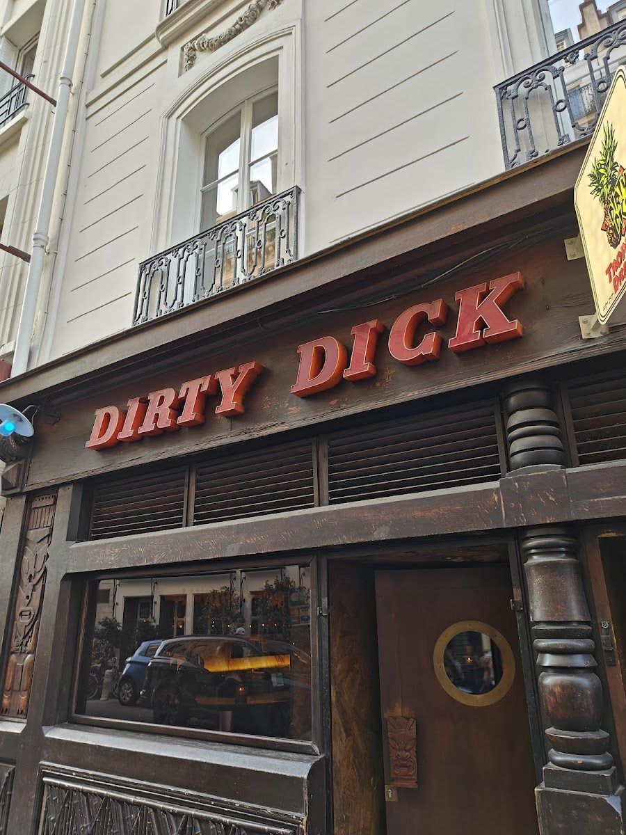 Dirty Dick cocktail at the bar