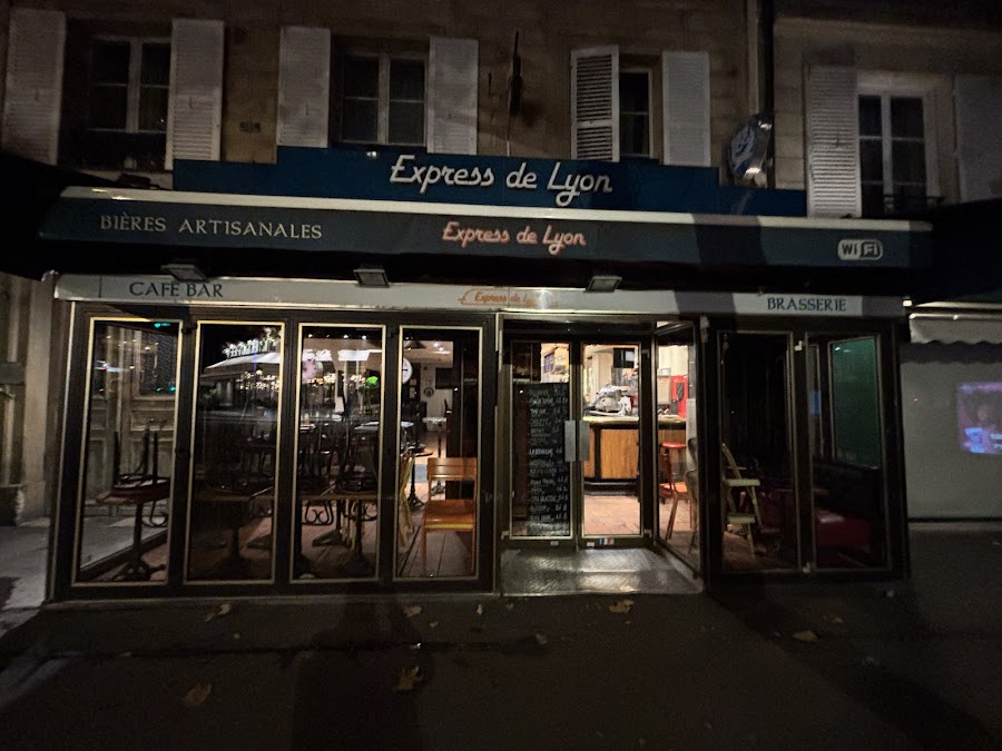 L'Express de Lyon, Paris