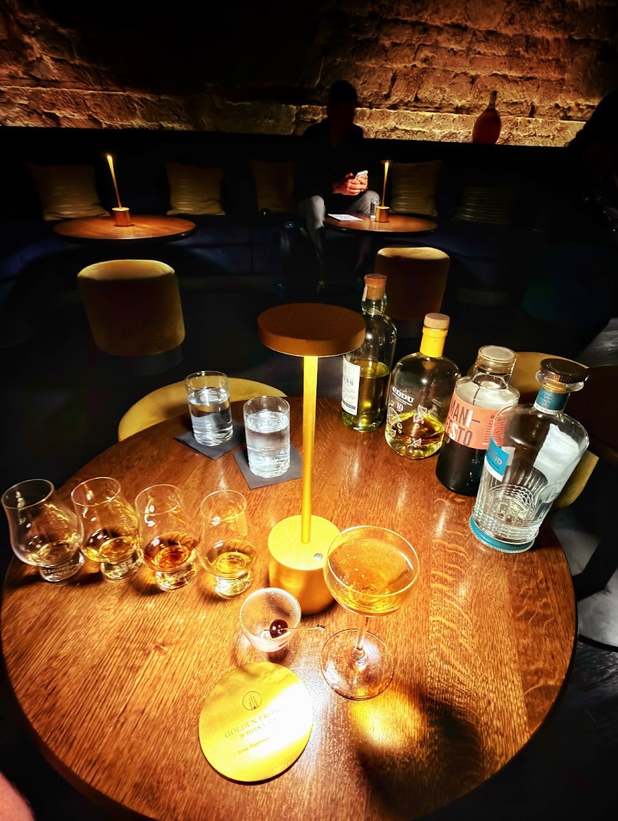 La Maison du Whisky bar