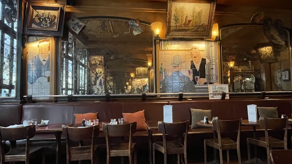Frenchie Bar a Vins
