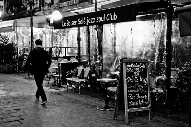 Le Baiser Sale Paris bar interior