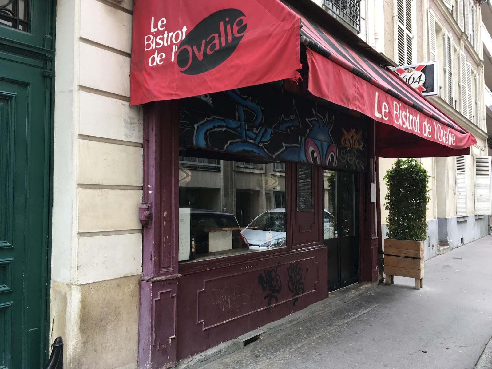 Le Bistrot de l'Ovalie Paris bar interior