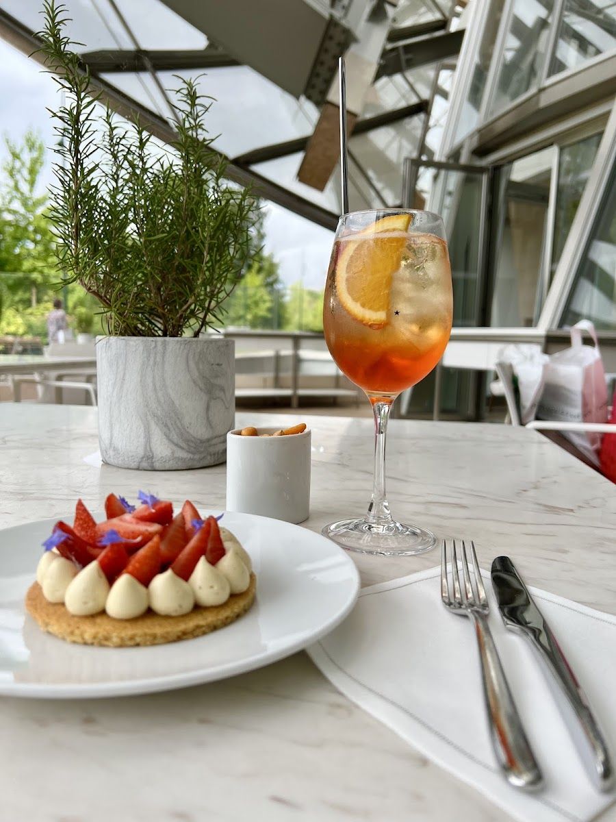 Le Frank at Fondation Louis Vuitton Paris interior