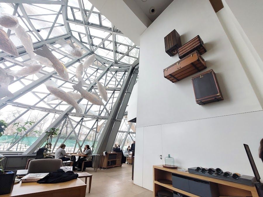 Le Frank at Fondation Louis Vuitton 16e atmosphere