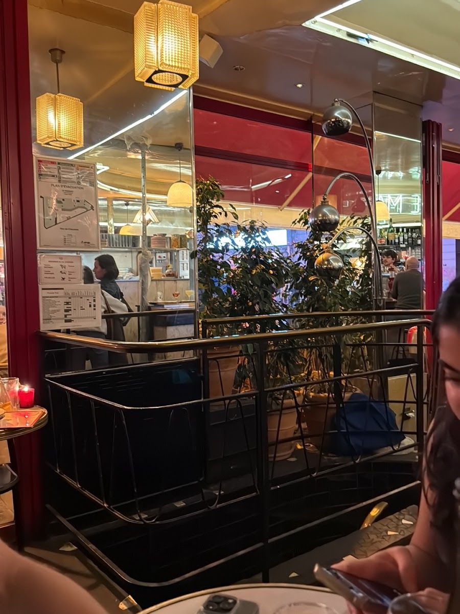 Le Mansart bar service
