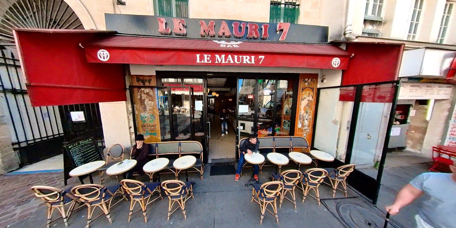 Le Mauri7 Paris bar interior