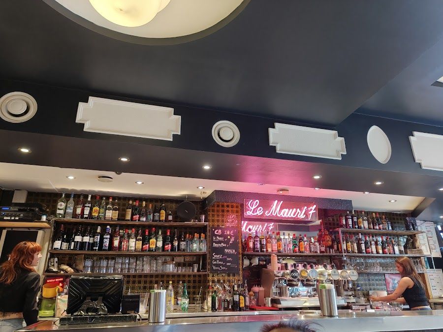 Le Mauri7 bar service