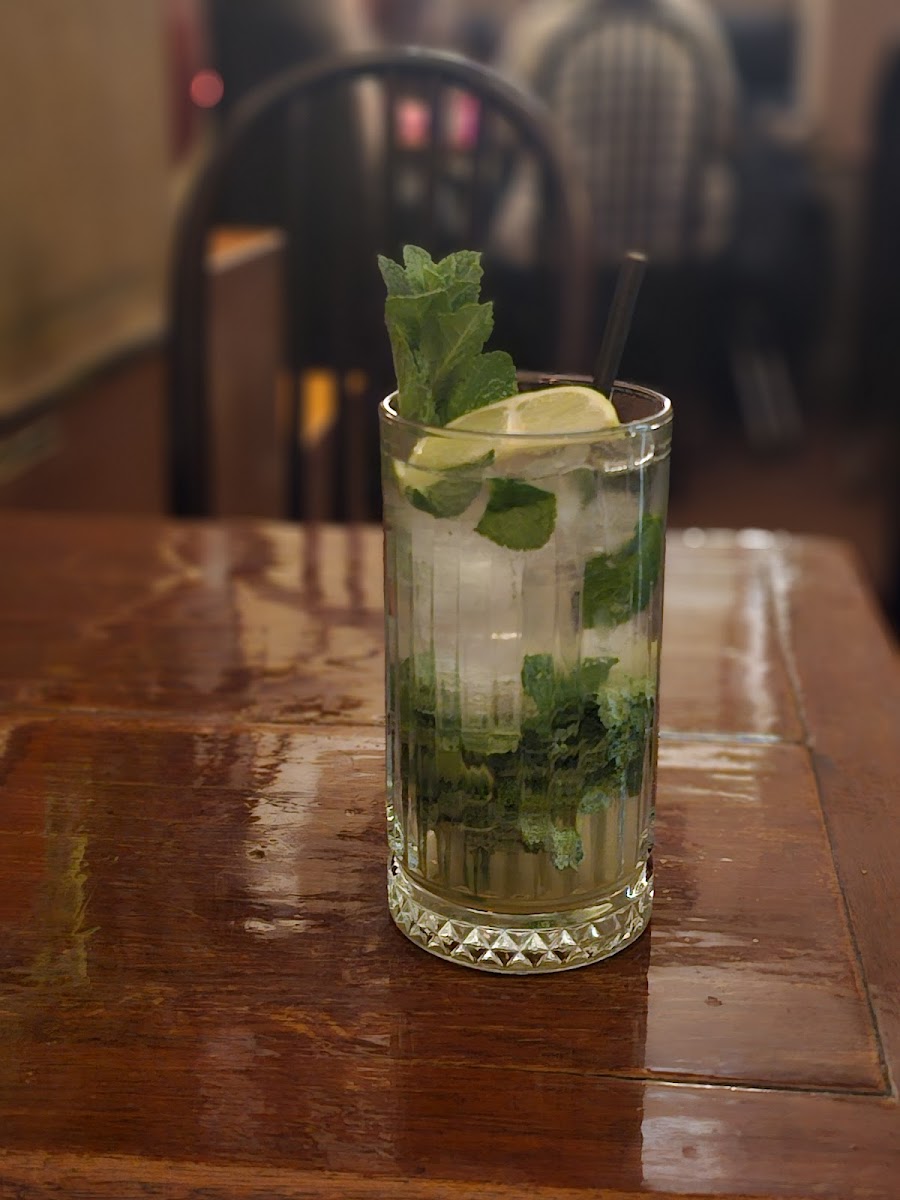 Le Rosebud, Paris