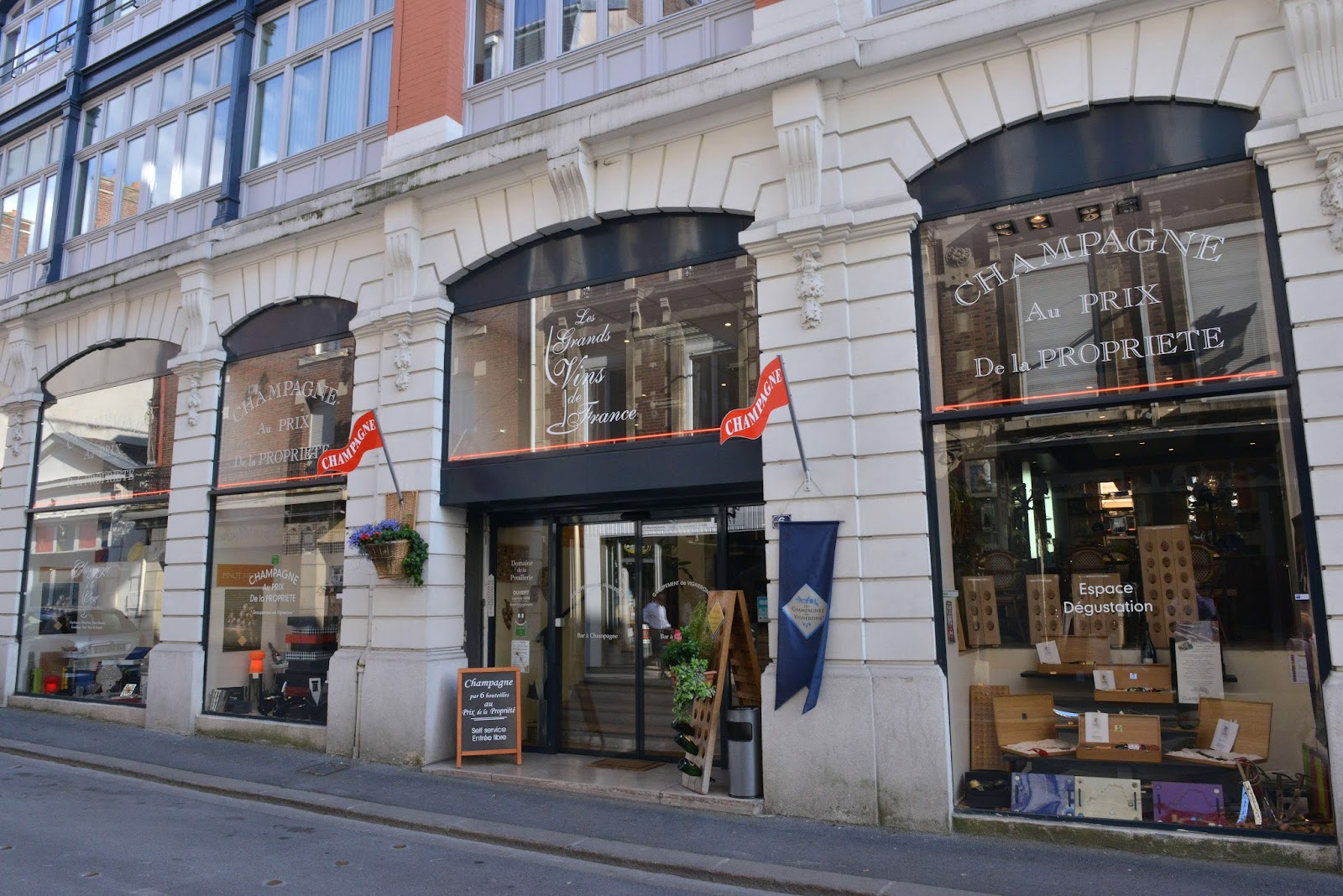 Les Grands Vins de France, Paris