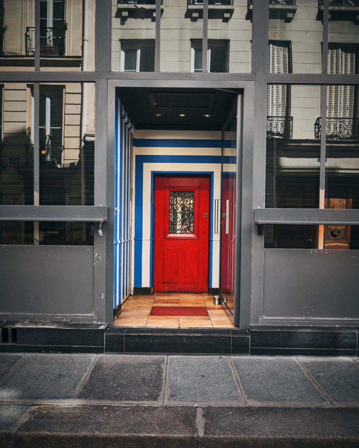 Little Red Door, Paris