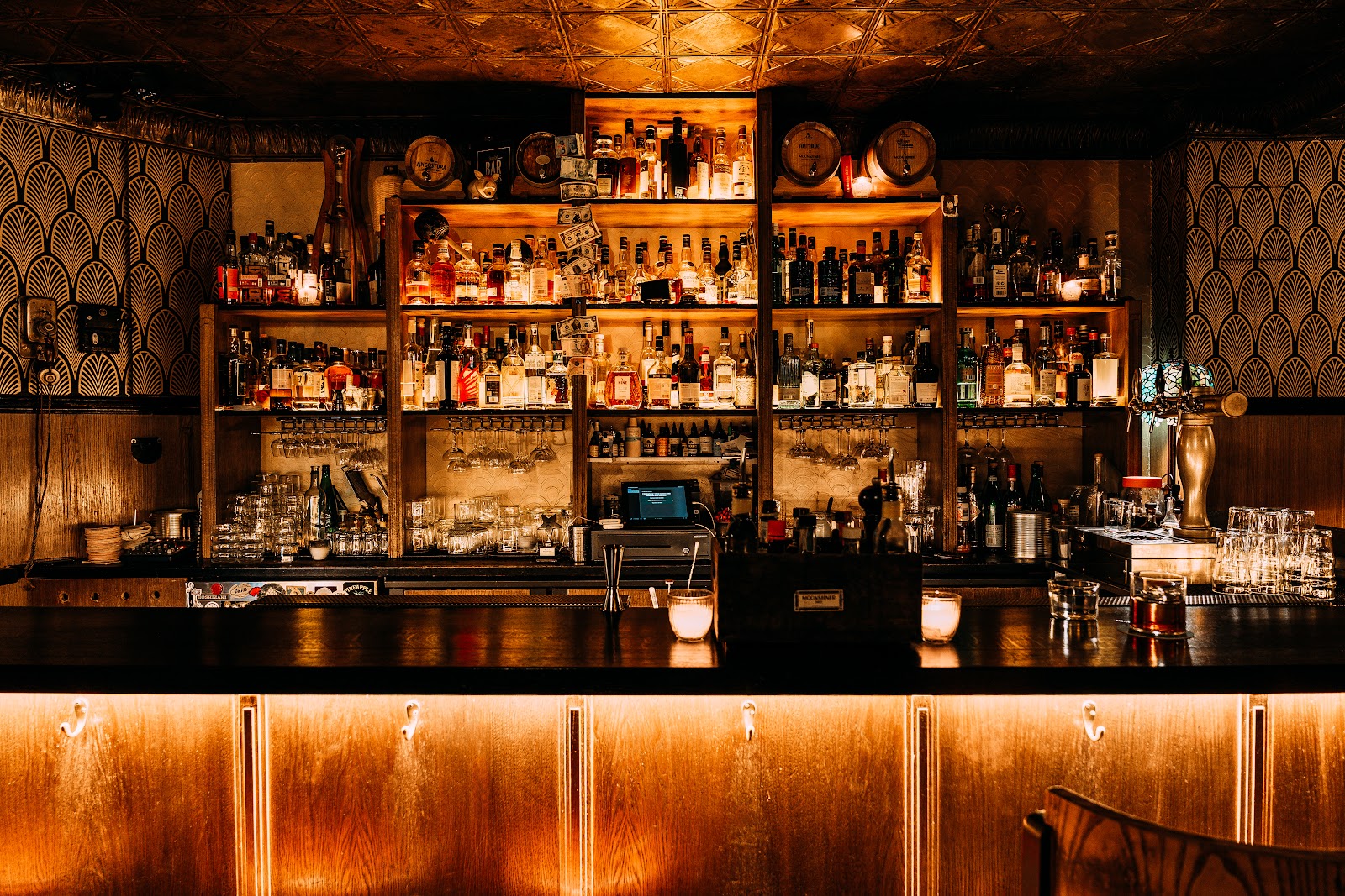 Moonshiner, Paris