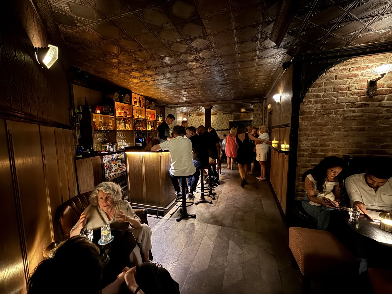 Moonshiner, Paris