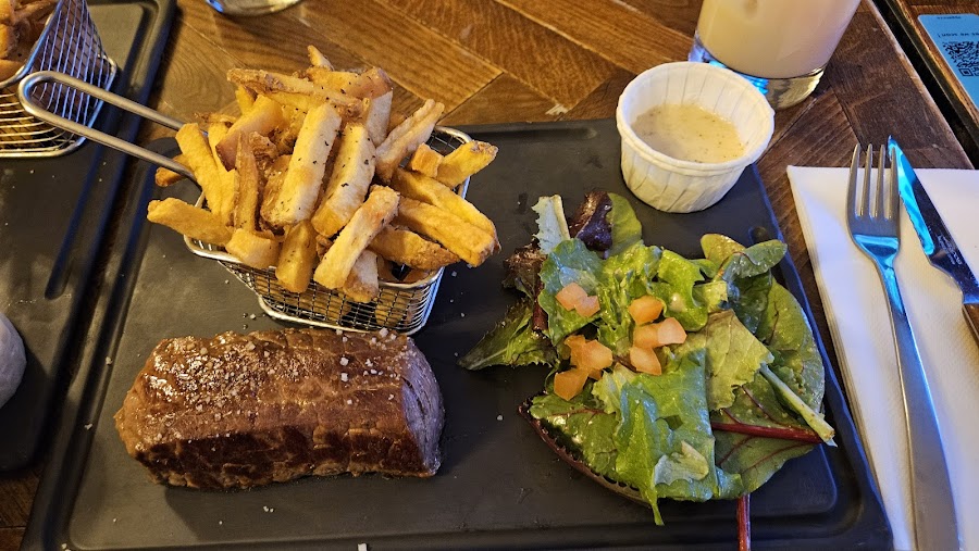 O'Sullivans by the Mill drinks, Paris