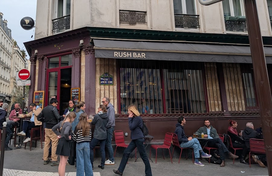 Rush Bar Paris pub atmosphere
