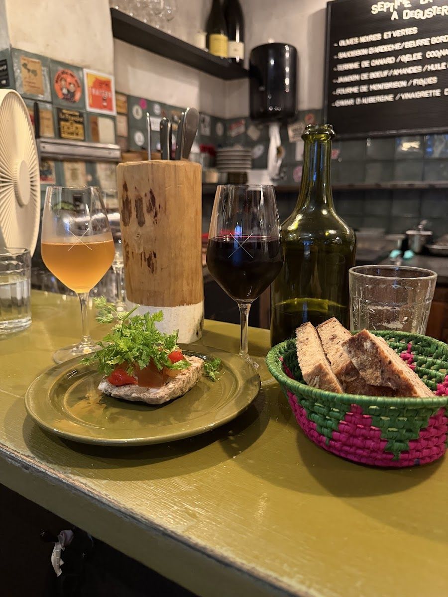 Septime La Cave bar service