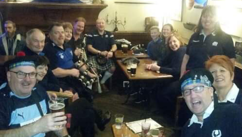The Auld Alliance Paris drinks at the bar