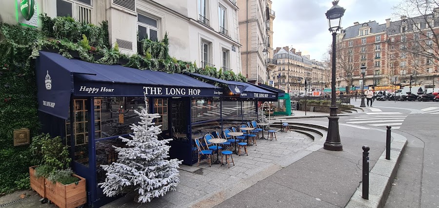 The Long Hop Paris drinks at the bar