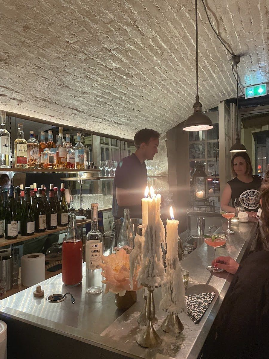 Verjus Bar a Vins cocktail at the bar