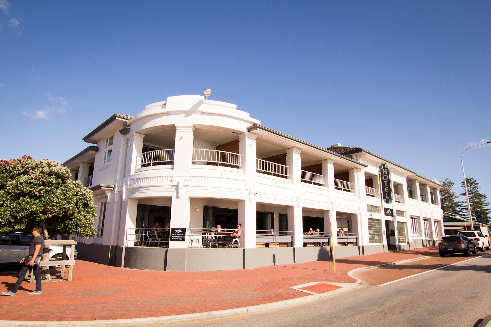 Cottesloe Beach Hotel verandah bar Perth