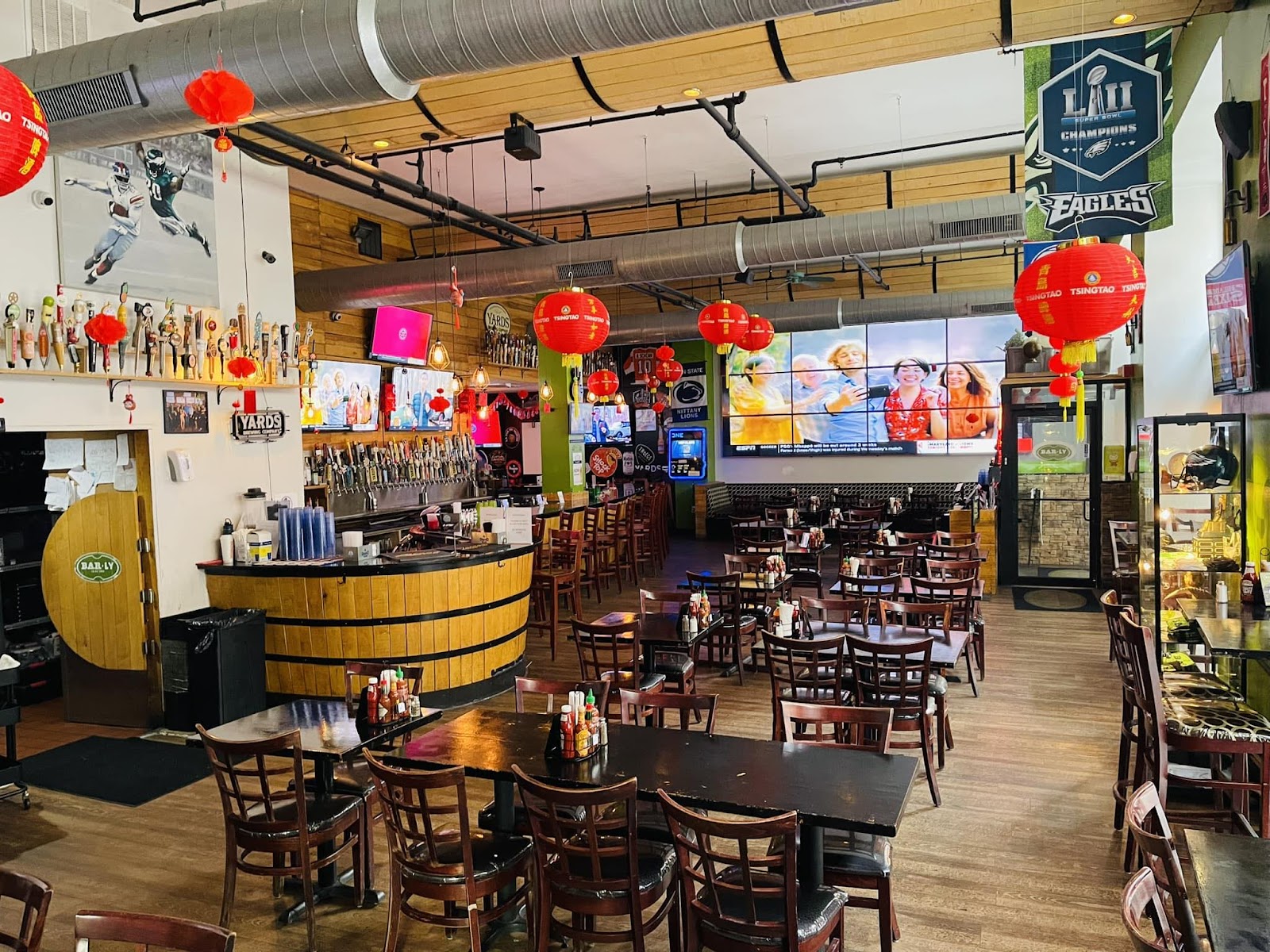 Bar-Ly Chinatown sports bar screens and taps near the Convention Center, Philadelphia