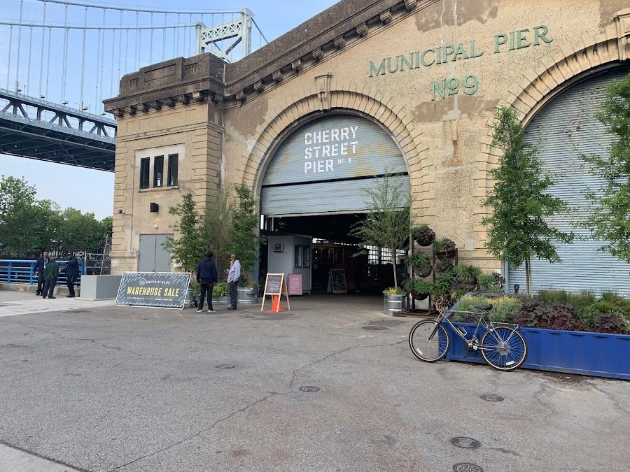 Cherry Street Pier Bar Old City atmosphere