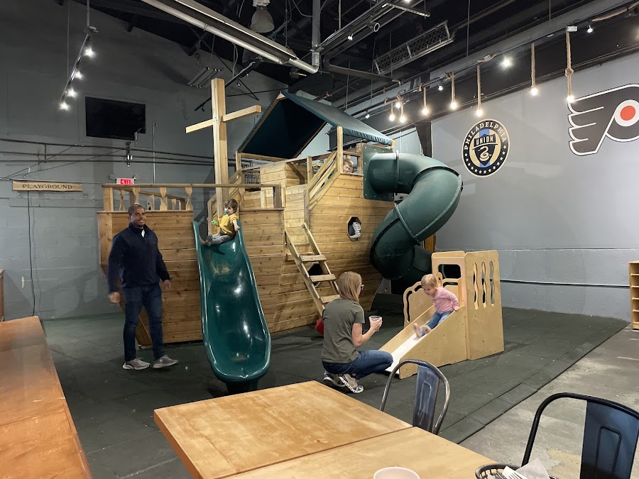 Pizza and beer at Craft Hall