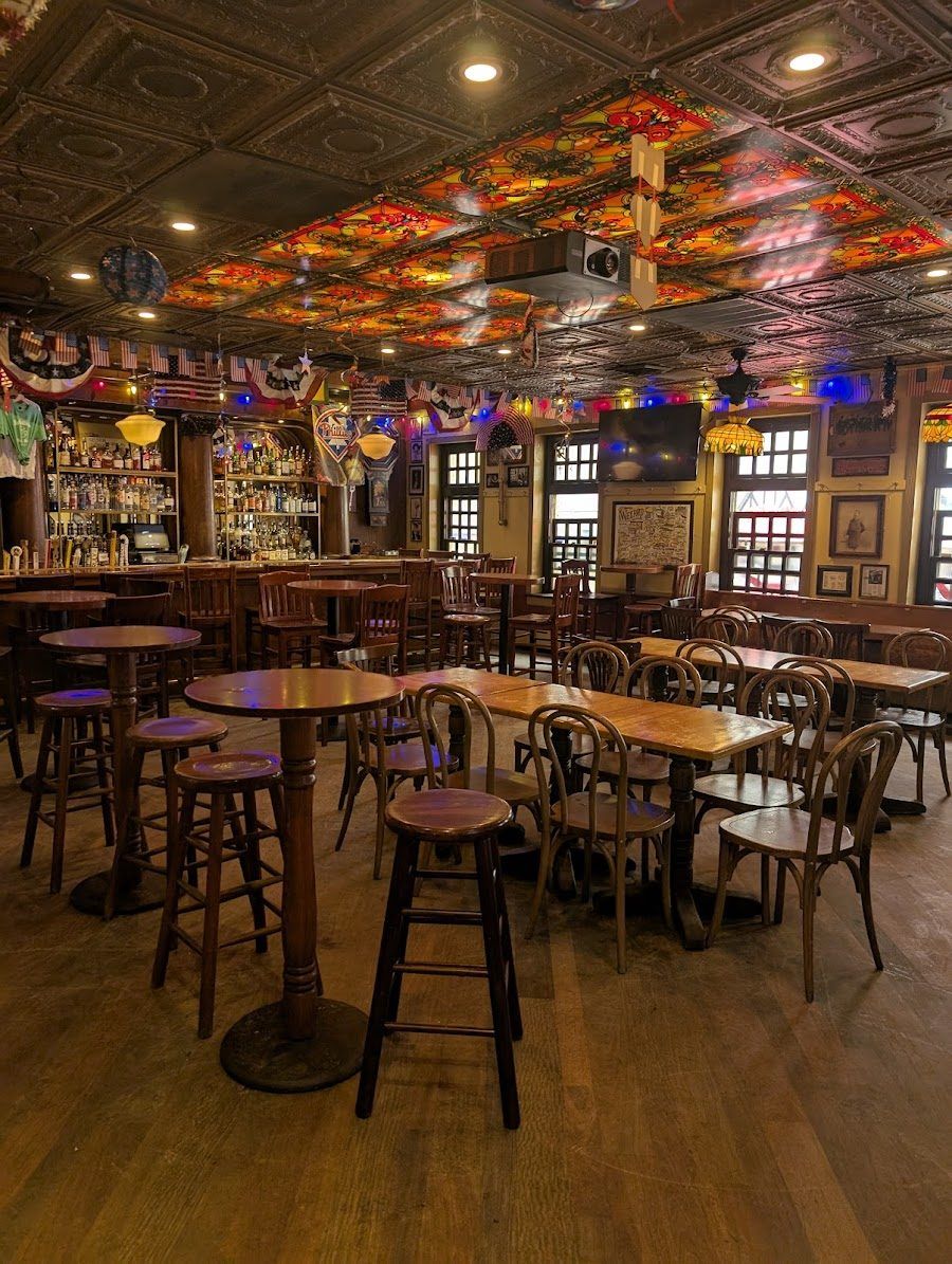 McGillin's Olde Ale House Center City atmosphere