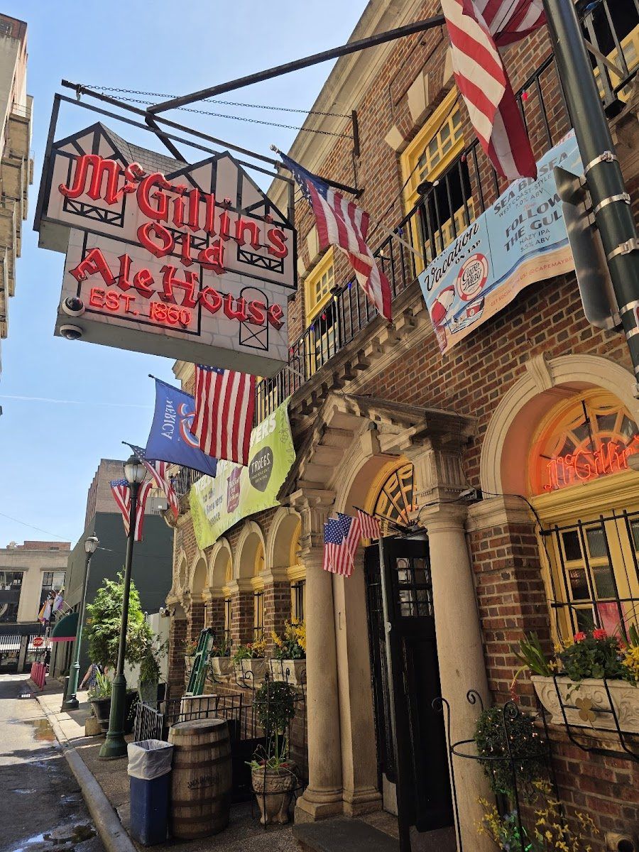 McGillin's Olde Ale House bar service