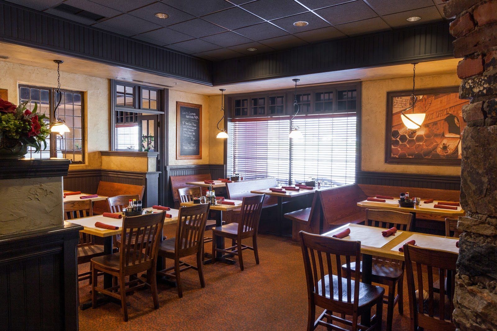 Ron's Original Bar & Grille Philadelphia bar interior